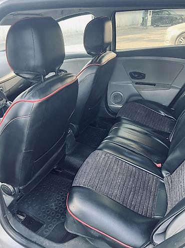 Renault: Renault Megane Estate (universaI) – gümüşü rəng Texniki və daxili — 8