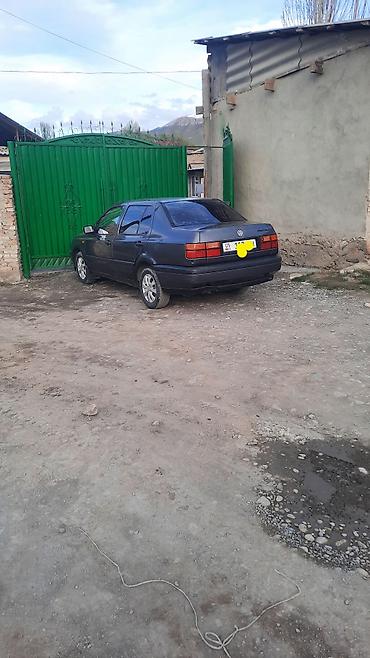 385 55: Volkswagen Vento: 1993 г., 1.8 л, Механика, Бензин, Седан — 2