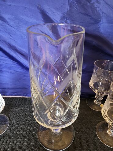 Kuhinjski setovi: Servis za vino,sa bokalom kristal,rucna gravura 1960g+. Servis za na lalafo.rs — 8 Kuhinjski setovi: Servis za vino,sa bokalom kristal,rucna gravura 1960g+. Servis za — 8