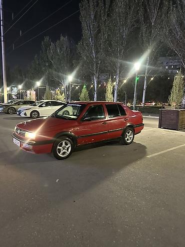 Volkswagen: Volkswagen Vento: 1992 г., 1.8 л, Механика, Бензин, Седан — 2