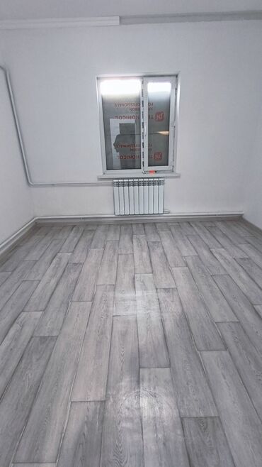базар жок уй сатылат бишкек 2024: 20 м², 1 комната, Парковка, Забор, огорожен