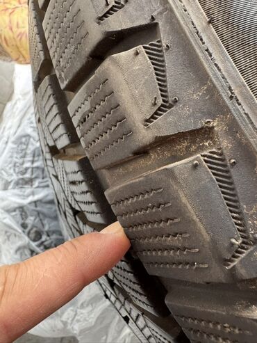 зимние шины на ниву 21214: Зимние шины без шипов (липучки), комплект из 4 штук. 285/45/22