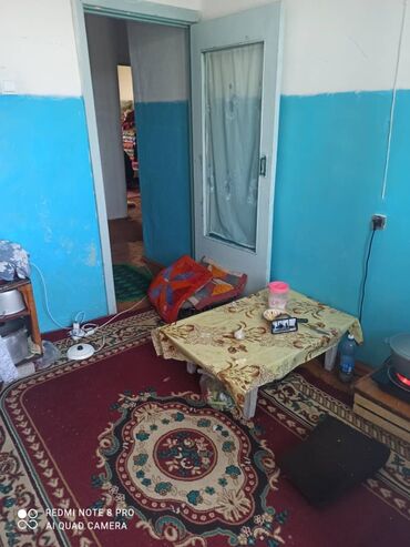 продается квартира в балыкчы в Кыргызстан | Уборка помещений: 2 комнаты, 50 м², 105 серия, 3 этаж, Старый ремонт