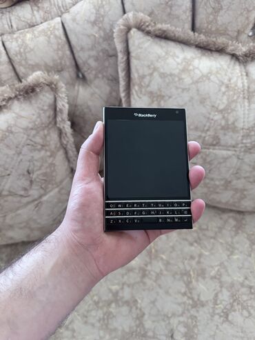 redmi not 11 t: Blackberry Passport, 32 GB, rəng - Qara