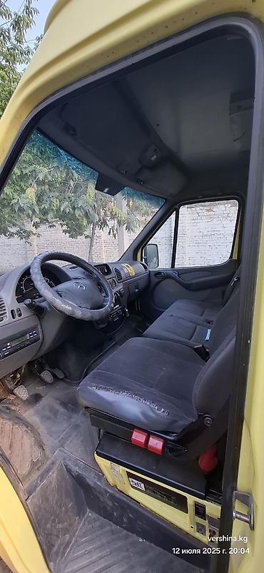 Аренда фургона: Карета скорой помощи на базе фургона (тип «Ambulance», надписи Rescue — 6