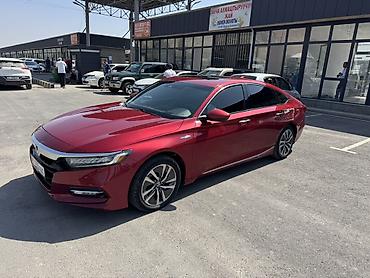 Транспорт: Honda Accord: 2018 г., 2 л, Вариатор, Гибрид, Седан — 1
