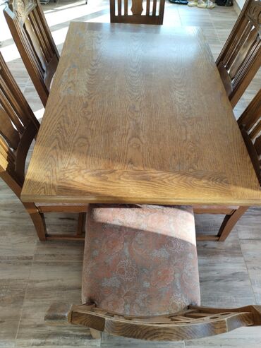 polovni trpezarijski sto i stolice: Upotrebljenо