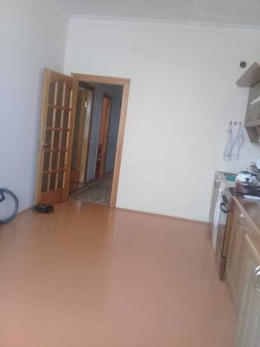 Uzunmüddətli kirayə mənzillər: Bineqedi rayonu 9-cu mikrarayonda 16 mertebeli binanın 14-cu — 9