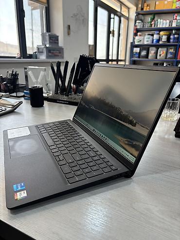 Dell: Dell Inspiron 15 noutbuk - Model: Dell Inspiron 15 (15.6") - — 3