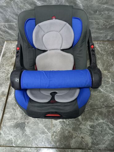 сиденье для ребенка: Автокресло, цвет - Синий, Б/у