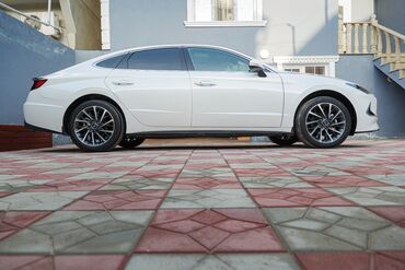 Hyundai: Hyundai Sonata: 2 l | 2022 il Sedan — 18