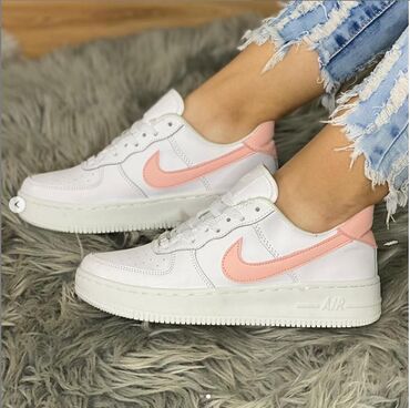 Patike: Nike air force patike

Novo
Brojevi 36 do 46

fb Moja Kupovina 1 — 9