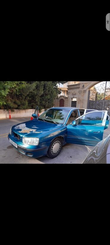 Hyundai Elantra: 2 l | 2001 il Sedan