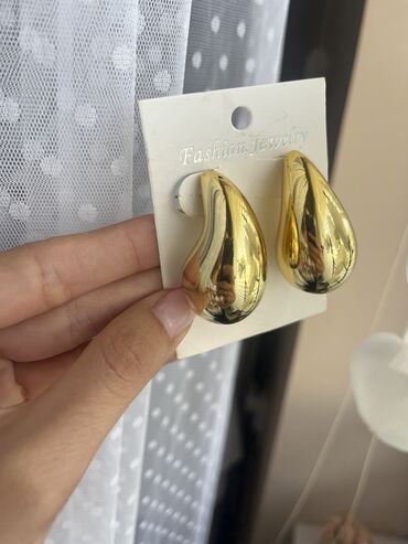 haljine h: Minđuše na šraf, Handmade, Materijal: Zlato