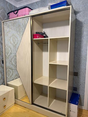 kupe: İşlənmiş, 2 qapılı, Güzgülü, Bej, Taxta, Kupe, Düz dolab — 3