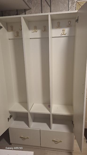 balkon şkaf: Ağ rengli dehliz dolabı. tecili satilir. istiyene endirim olunacaq — 1