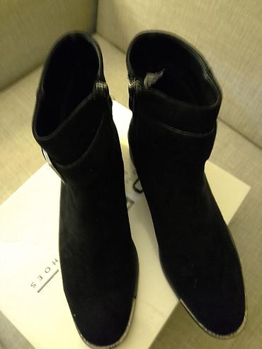 uggs beograd: Cipele,crne,sa dekorativnom snalom.Sasvim nove,velicina 39.Kopcanje — 1