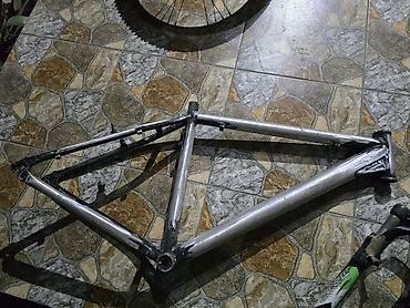 Velosiped hissələri paketi - Geniş alüminium gövdə (hardtail). Üst