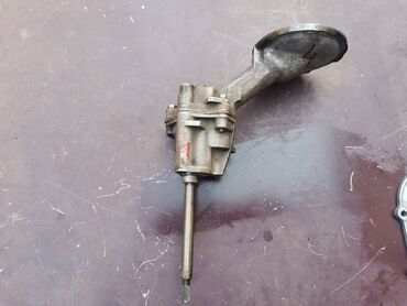 Auto delovi: Uljna pumpa Lada 2121,21213,21214 Niva br.4. Polovno, ocuvano. Skinuto — 1
