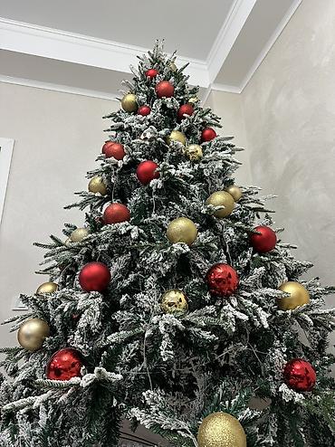 свечи для романтики: 🎄 Продам заснеженную ёлку с игрушками! ✨ Высота — 2,4 м ❄️ Красиво — 5