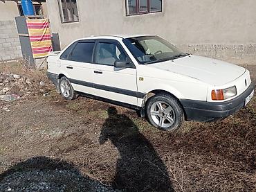 Volkswagen: Volkswagen Passat: 1990 г., Седан — 8
