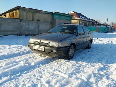 Volkswagen: Volkswagen Passat: 1990 г., 1.8 л, Механика, Бензин, Седан