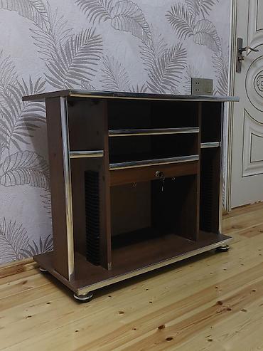 kicik tv: TV üçün stol/stand - Material: laminat ağac panel və metal rqafik — 3