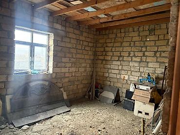 Həyət evləri və villaların satışı: Satılır: həyət evi - Plan: geniş zal, ayrıca yataq otaqları, mətbəx — 3