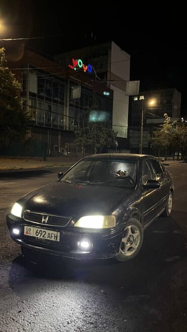 Honda: Honda Civic: 2000 г., 1.5 л, Механика, Бензин, Седан