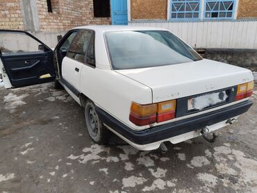 Audi: Audi 100: 1988 г., 2 л, Механика, Бензин, Седан