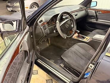 Продажа авто: Mercedes-Benz E-Class: 1995 г., 2 л, Механика, Бензин, Седан — 5