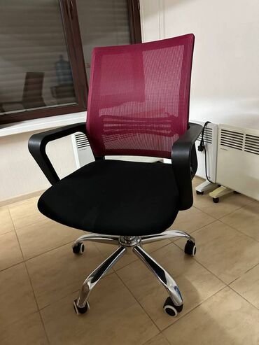 Кресла: Продаю офисное кресло в идеальном состоянии
Цена 3000 сомов