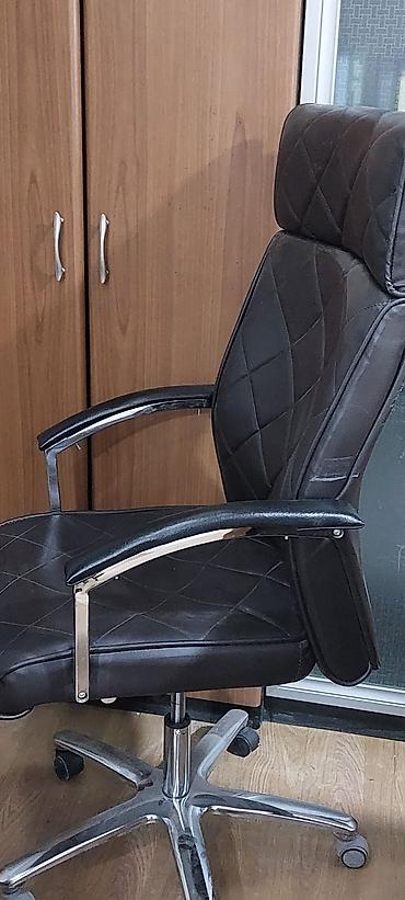 stolüstü ofis dəsti: Ofis üçün müdür kteslosu var hər cürə — 4