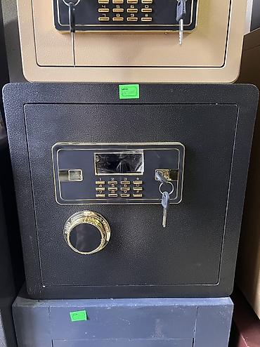 Сейфы для денег и документов: Сейфы китайские, местного производства, прочные замки. Для офиса, для — 3