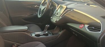 Chevrolet: Chevrolet Malibu – gümüşü rəngdə, müasir və dinamik sedan — 10