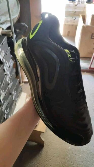 Women's Sneakers and athletic shoes: 4000 din
41-46 — 18