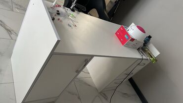 Masa və oturacaq dəstləri: İşlənmiş, Açılmayan, Laminat, Dördbucaq masa