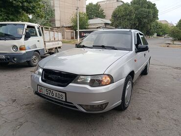 Daewoo Nexia: 2011 г., 1.5 л, Механика, Бензин, Седан