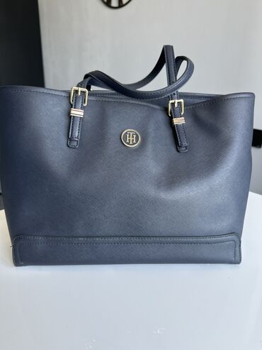 женские кошельки с отделением для монет: Классическая сумка, Tommy Hilfiger, Китай, Материал: Экокожа, Жёсткая конструкция, Застежка на молнии, Множество карманов, Женские, Б/у