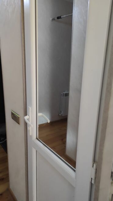 Uzunmüddətli kirayə mənzillər: Salam 7/24 zeng ve vassap aktivdi ev uzunmuddetii kiraye verilir — 16