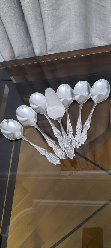 Süfrə ləvazimat dəstləri: Советского времени .Ножи нержавейка 10м .Ножи мельхиор 30м .Ложки — 20