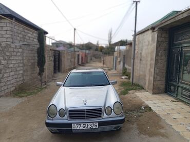 Mercedes-Benz: Mercedes-Benz E 220: 2.2 l | Sedan — 9