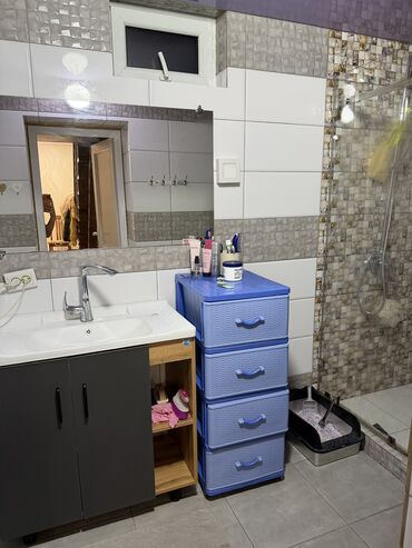 Продажа домов: Полдома, 140 м², 5 комнат, Собственник — 27