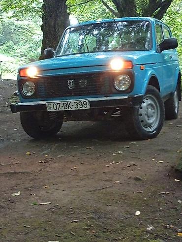 torpaqla barter maşınlar: VAZ (LADA) 4x4 Niva: 1.7 l | 1995 il 230000 km Ofrouder/SUV — 2