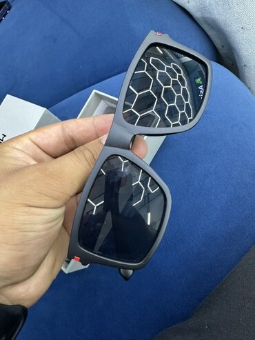 тактические очки oakley: Солнцезащитные очки с поляризационными линзами. Модель имеет матовую