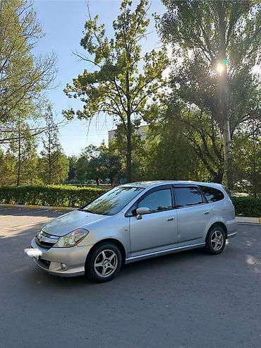 вмятина: Honda Stream: 2004 г., 2 л, Автомат, Бензин, Минивэн — 3