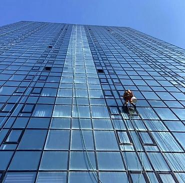 Fasad işləri: Peşəkar sənaye alpinist xidməti – alpinist.az İxtisaslaşma: - Reklam — 24