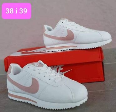 Ostala ženska obuća: Rasprodaja, dostupni brojevi obeleženi na slikama
Cena 3100 din — 24