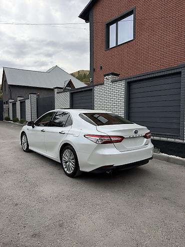 Продажа авто: Toyota Camry: 2019 г., 2.5 л, Вариатор, Гибрид, Седан — 4