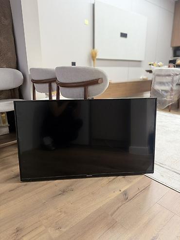 Телевизорлор: Телевизор Hisense, диагональ ориентировочно 43–50". Тонкая рамка по — 1
